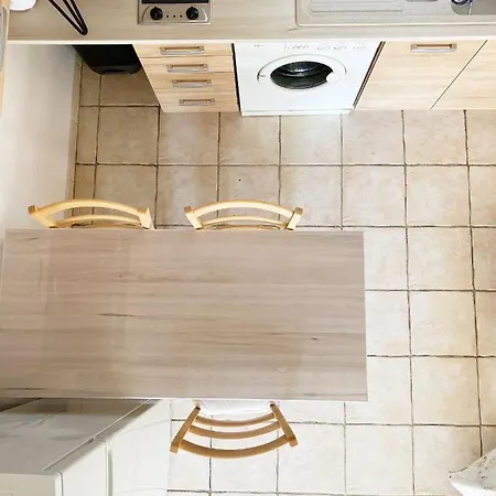 Maisonnette Tres Appreciee Entre Et Nature Climatisee Avec Cuisine Terrasse Parking Apartment