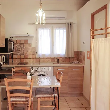 Maisonnette Tres Appreciee Entre Et Nature Climatisee Avec Cuisine Terrasse Parking Apartment
